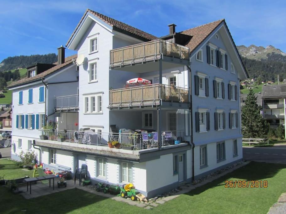 Dachwohnung Zentrum Unterwasser エクステリア 写真